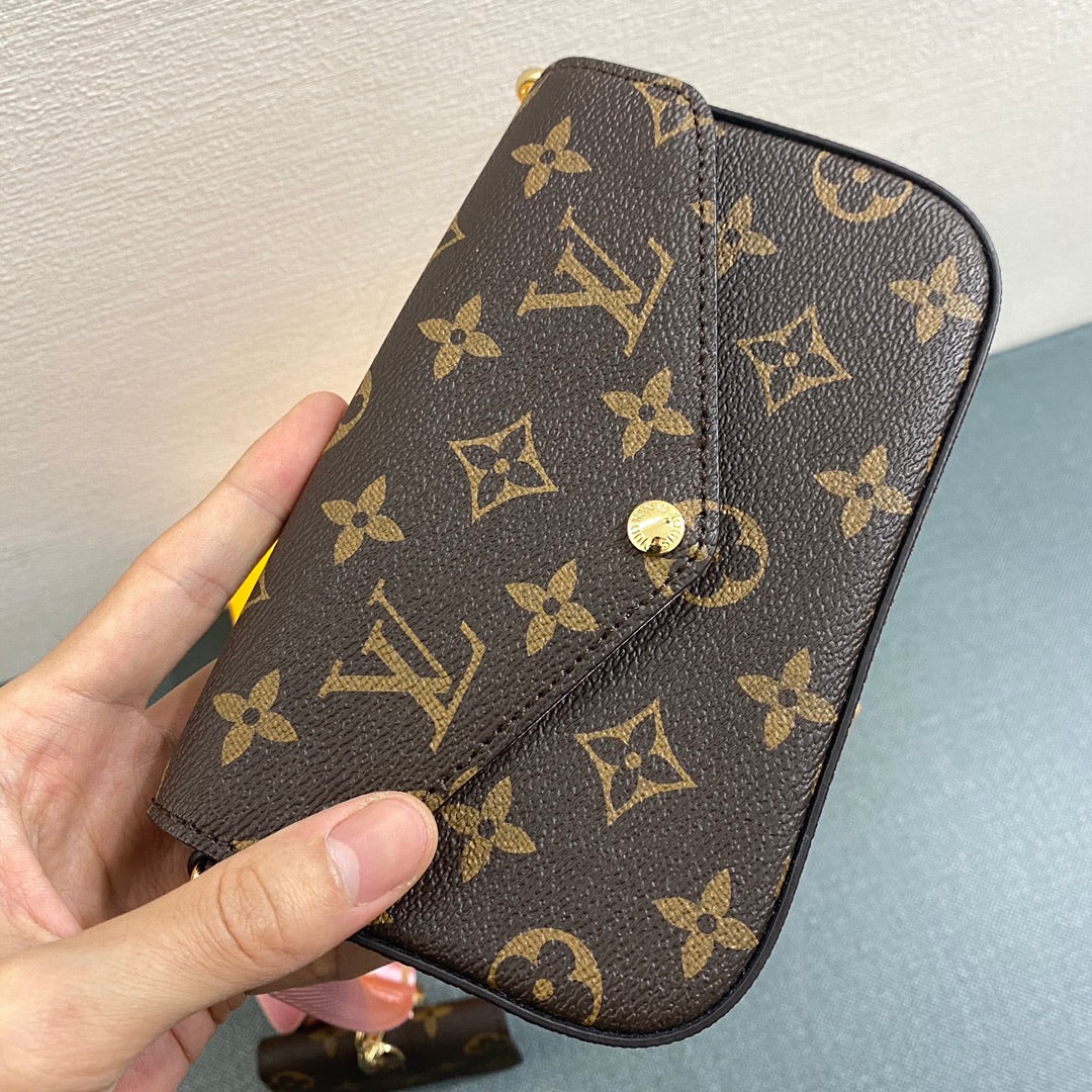 Small Handbag Size:17*9.6*3.5cm pochette