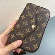 Small Handbag Size:17*9.6*3.5cm pochette