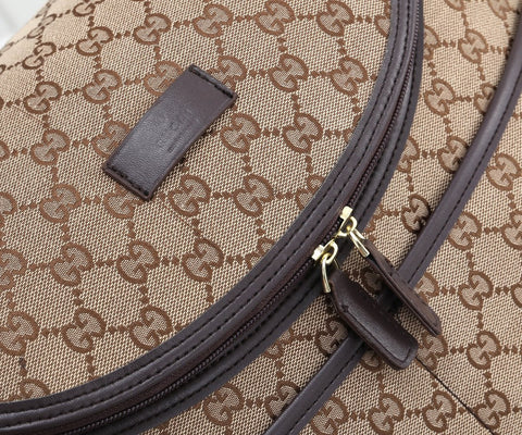 G u c c I baby bag