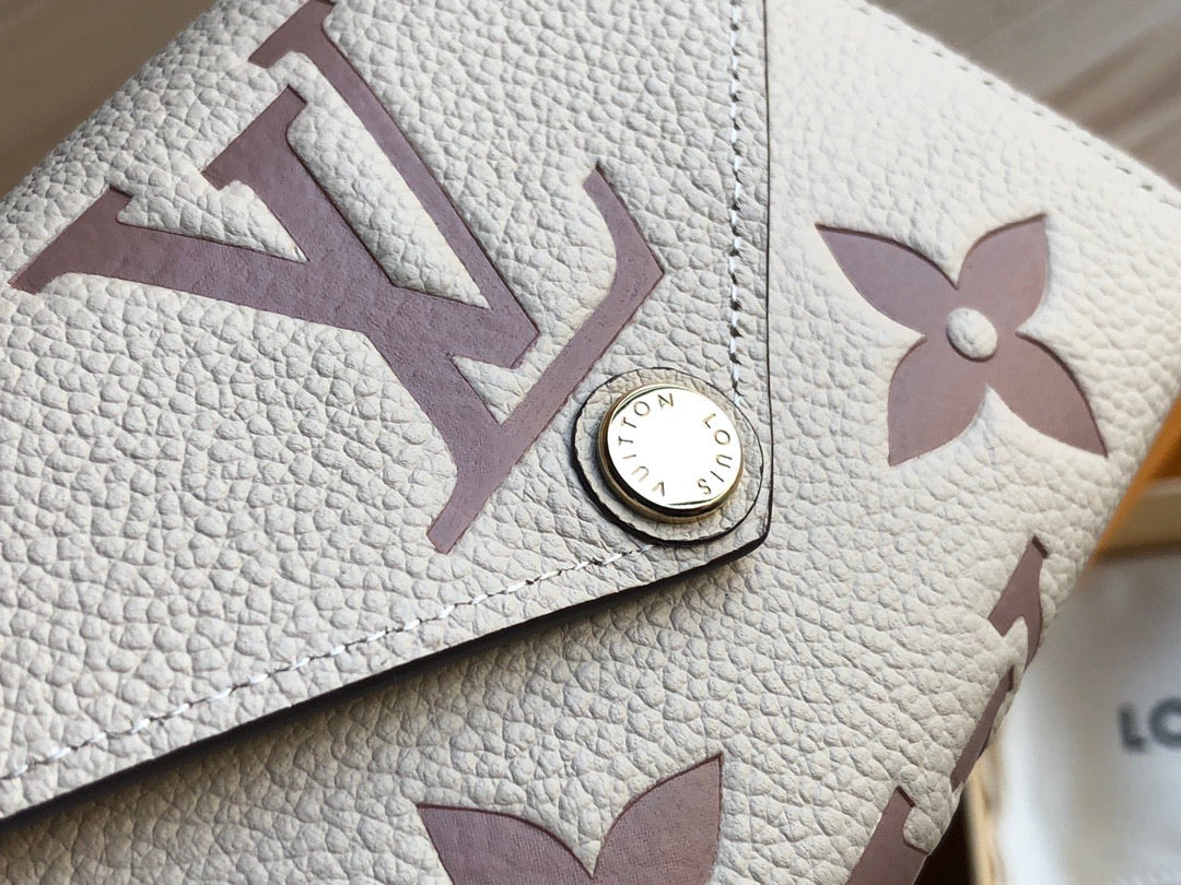 Fold white wallet