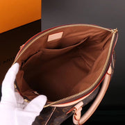 Casual and versatile handbag