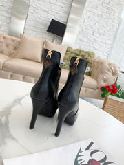 L v boots 2021
