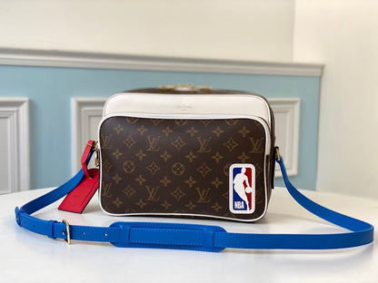 messenger handbag