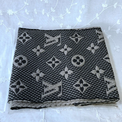 handbag gray scarf