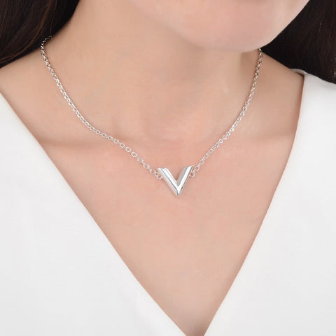 v necklace