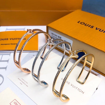 L  fashion bracelet