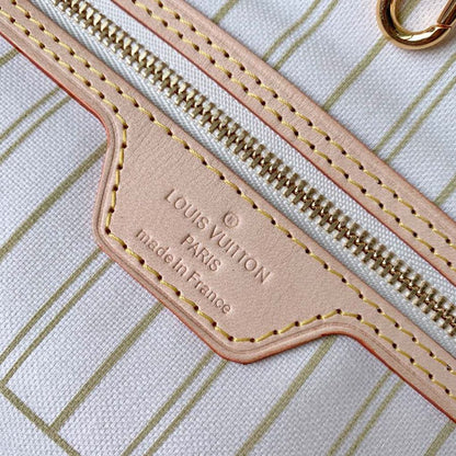 L v neverfull white