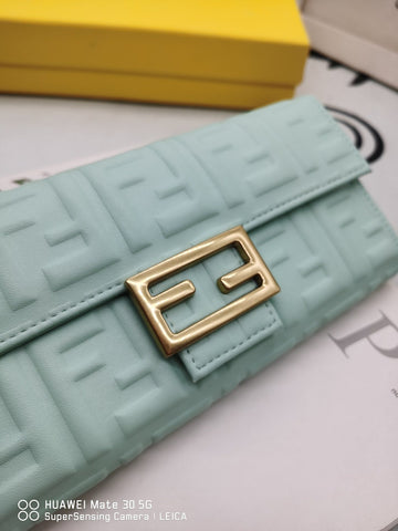 F e n d I wallet 2022
