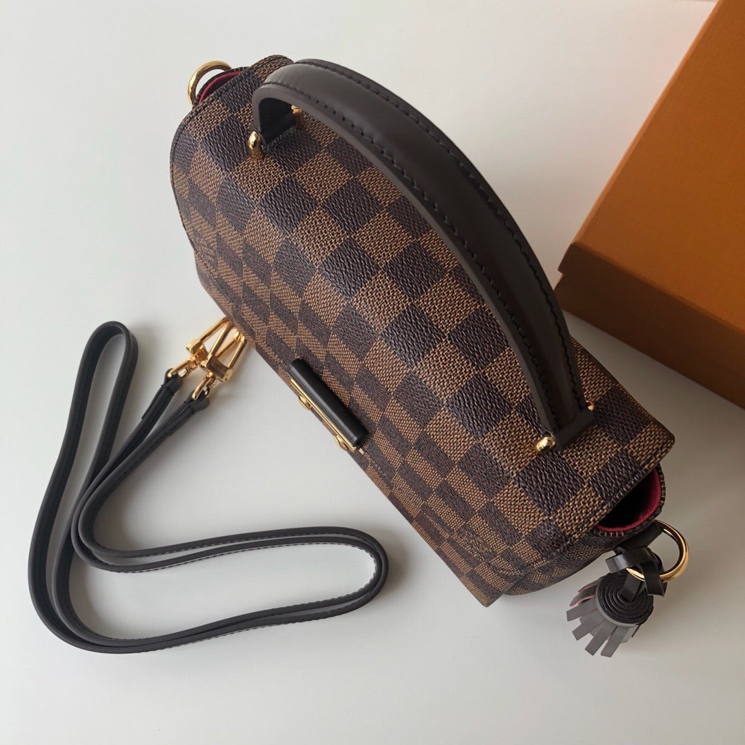 Checkered pattern handbag