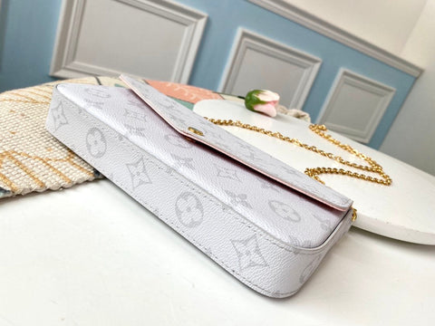 pochette white hadbag