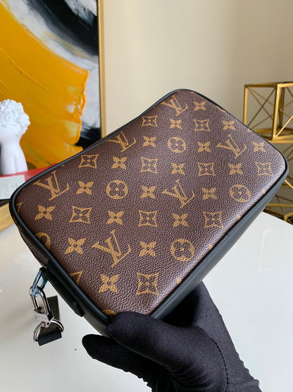high-capacity pouch handbag
