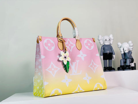 light color handbag 41.0 x 34.0 x 19.0 cm