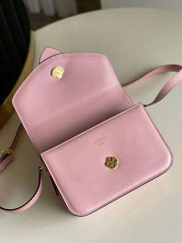 Fashion pink handbag