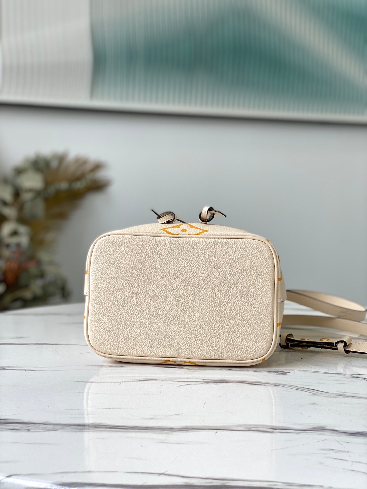 handbag giant 20*20*13cm