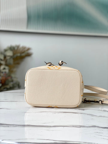 handbag giant 20*20*13cm