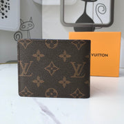 white wallet 11.5 x 9 x 1.5
