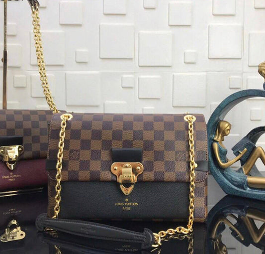 Metal chain handbag