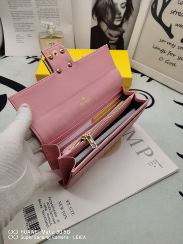 F e n d I wallet 2022