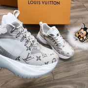 L V - S T A R R - S N E A K E R S