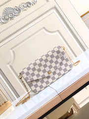 pochette plaid handbag