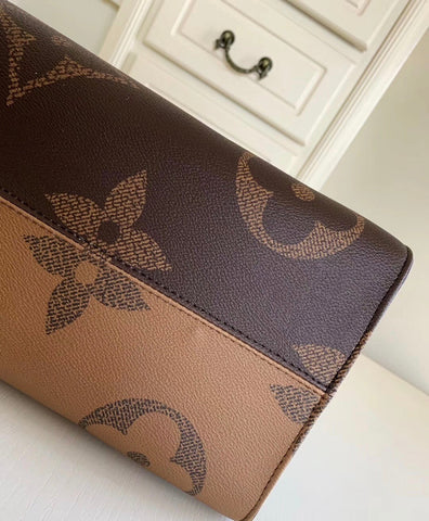 Large capacity handbag