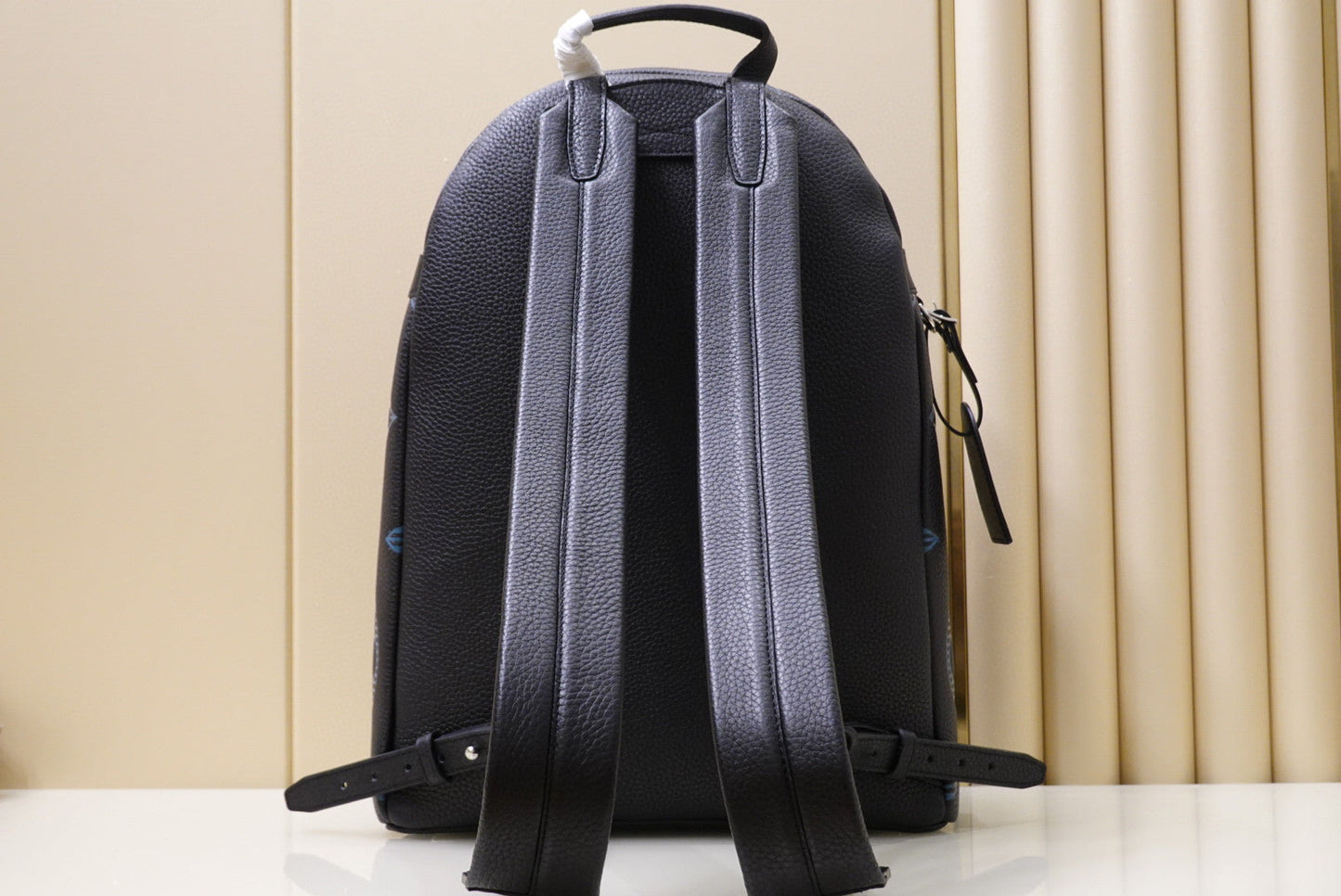 L v backpack