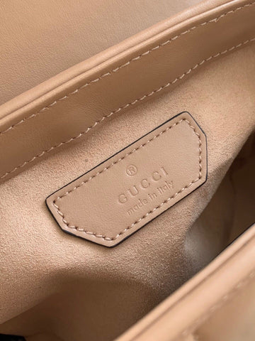 G u c c i marmont W21 H15.5 D8cm