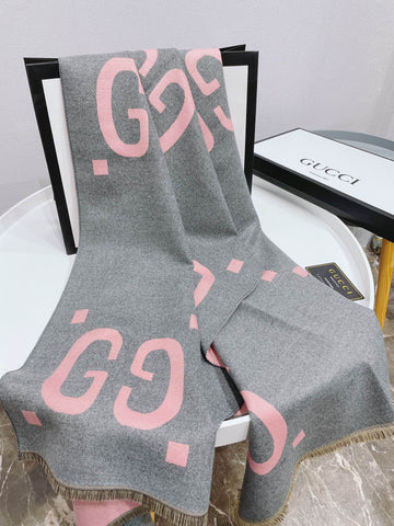 G u c c i scarf