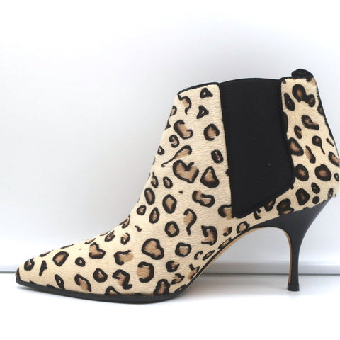 Manolo Blahnik Chelsea Booties Dildi Cream Leopard Print Calf Hair Size 38 NEW